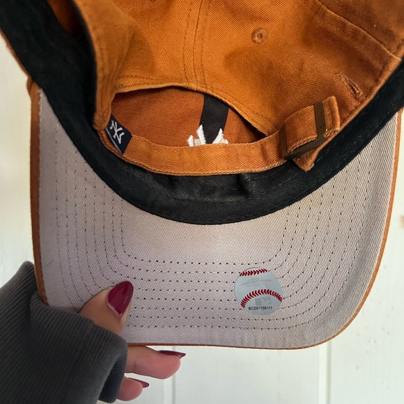 ’47 Brand NY Yankees Burnt Orange Fall Aesthetic Cap – Classic Clean Up - Picture 3 of 6